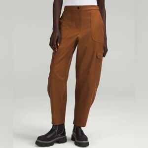 Lululemon Light Utilitech Cargo Pocket High Rise Pant